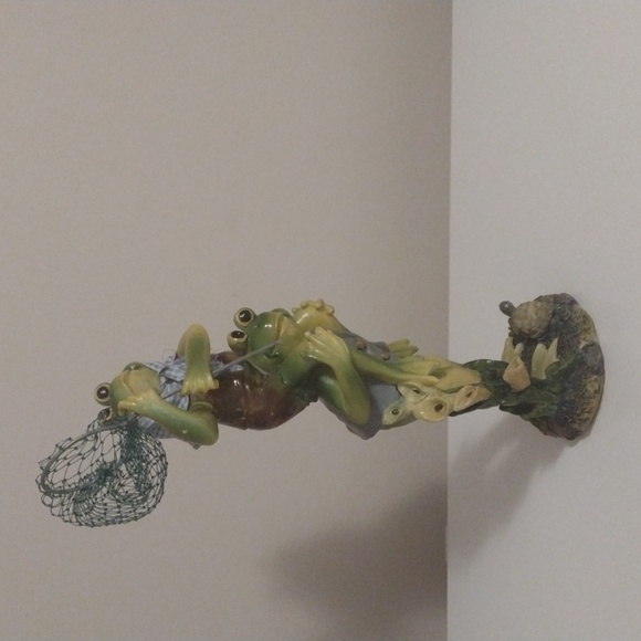 Toad and frog friends statue going fishing 13 1/2 inches resin - Picture 2 of 10